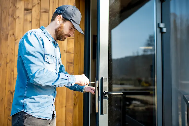 Local emergency locksmith on call-out in Blackburn