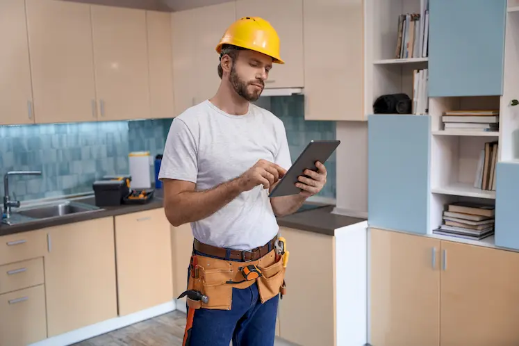 Local tradesperson visiting a property in Worcester